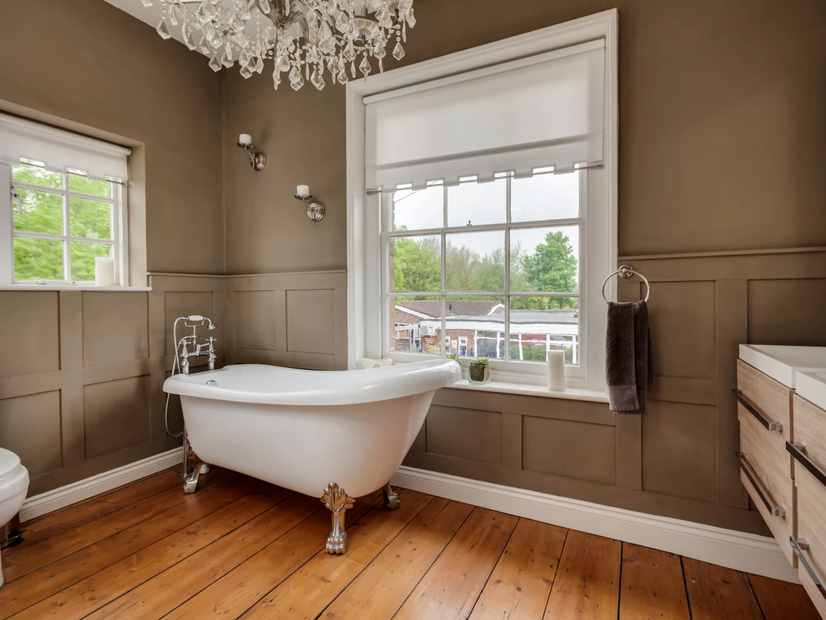 Bathroom painting in Bath by Bath Decorators, traditional Victorian period bathroom with fresh painted walls