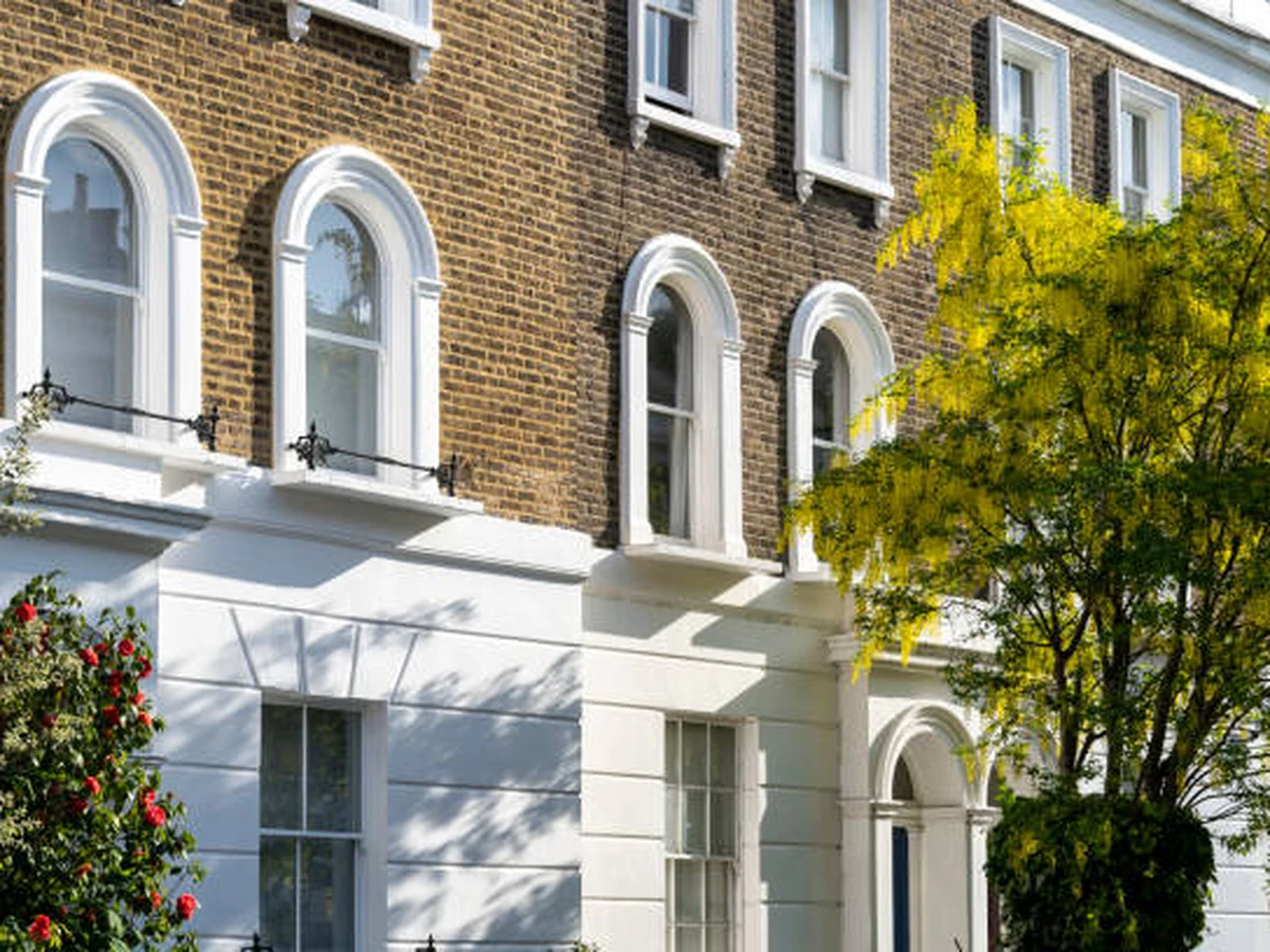 exterior-painting-victorian-brick-terrace-bath-decorators Victorian brick terrace exterior painting in Bath by Bath Decorators