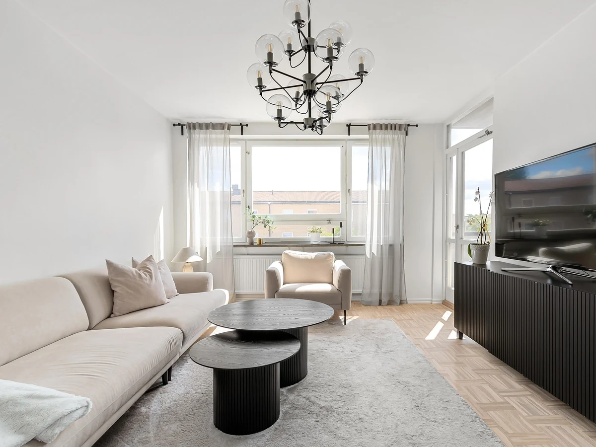 living-room-painting-bright-neutral-living-bath-decorators Bright neutral living room painted by Bath Decorators, professional decorators Bath